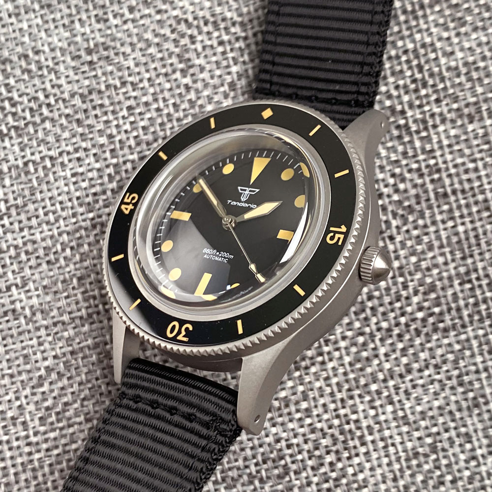 นาฬิกาข้อมือผู้ชาย Tandorio 40 - Titanium Sport Watch บทวิจารณ์และราคา