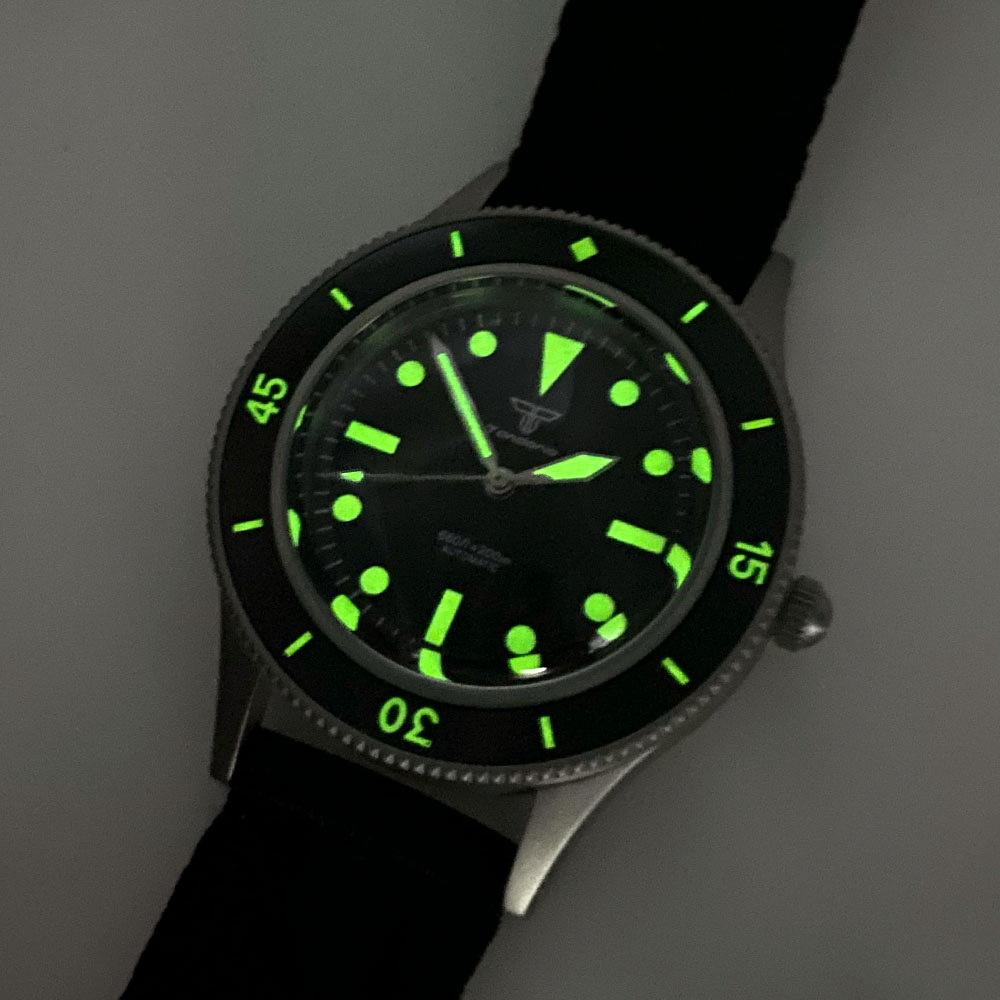 นาฬิกาข้อมือผู้ชาย Tandorio 40 - Titanium Sport Watch บทวิจารณ์และราคา